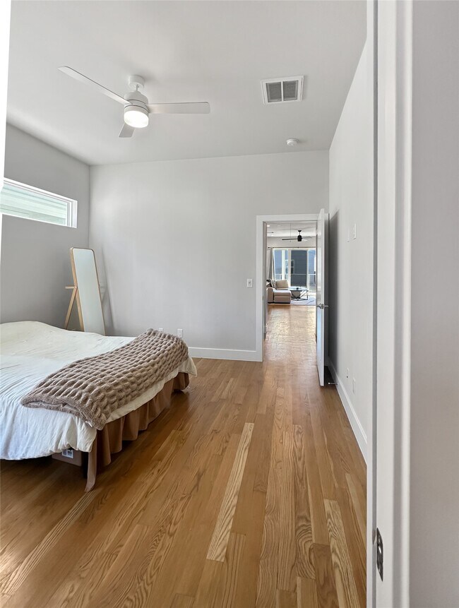 Building Photo - 4702 Oats St