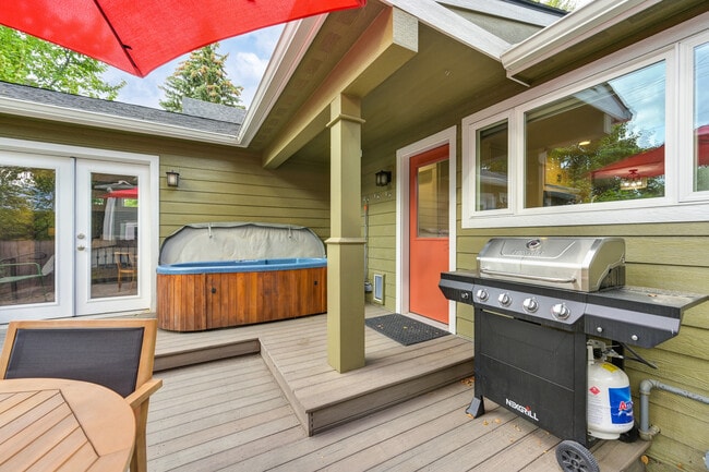 Building Photo - 841 N 5th St