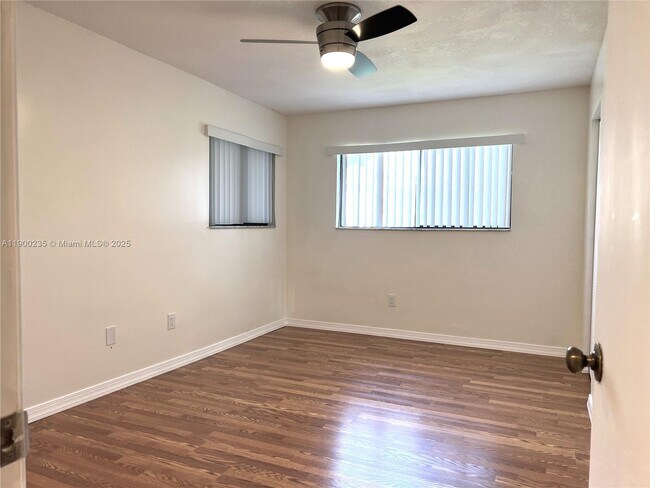 Building Photo - 9707 Hammocks Blvd