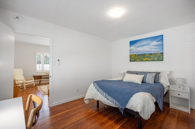 Building Photo - 80 Dominga Ave