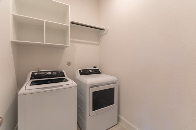 Building Photo - 15910 Mahogany Mist Dr