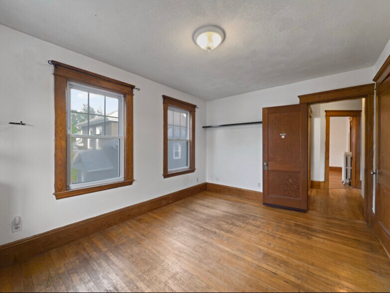 Building Photo - 71 Paine St