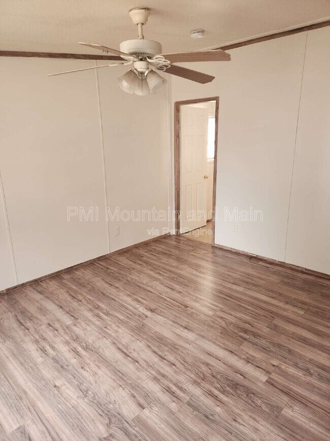 Building Photo - 17 Misty Mountain Way