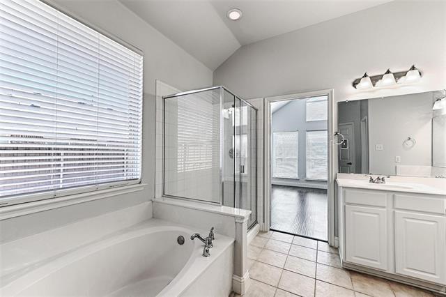 Building Photo - 1624 Summerfield Dr