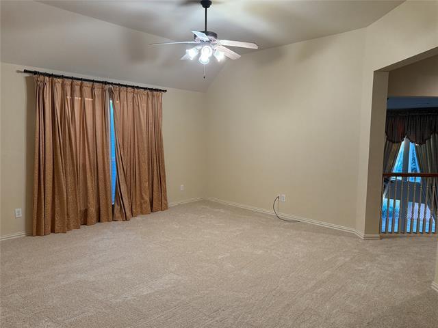 Building Photo - 4000 Kenwood Dr