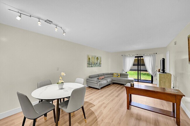 Building Photo - 9503 Boca Cove Cir