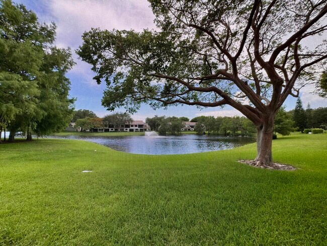 Building Photo - 2636 Mango Creek Ln