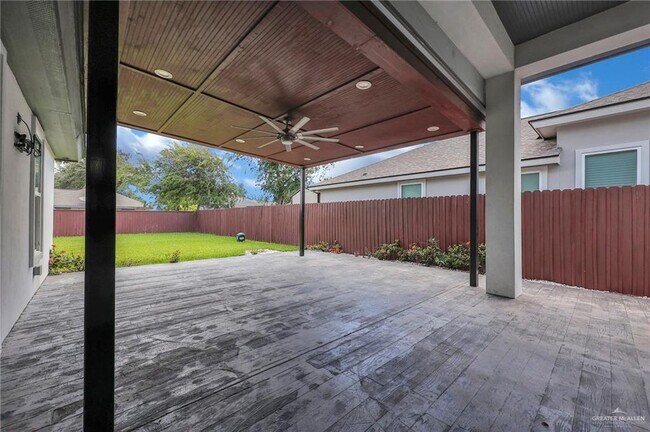Building Photo - 3904 Wisteria Ave