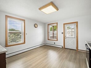 Building Photo - 69 Stowers St