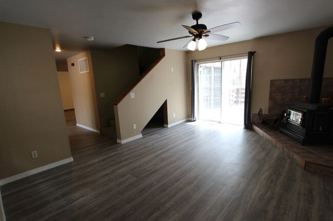 Building Photo - 5-Bedroom University Heights Gem – Privacy...