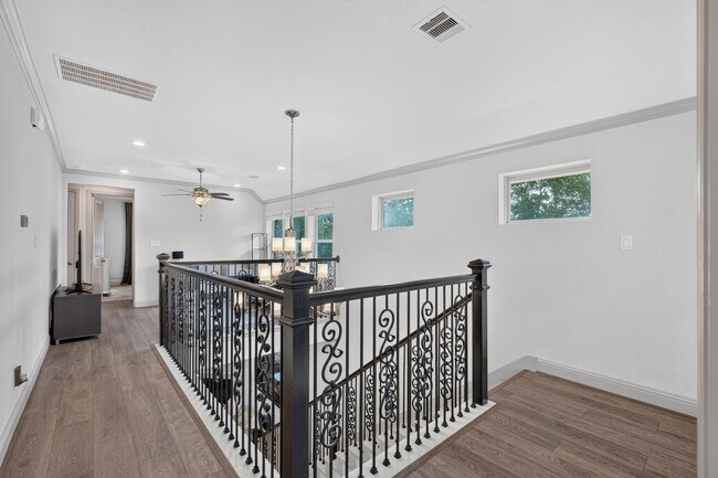 Building Photo - 226 Skybranch Ct
