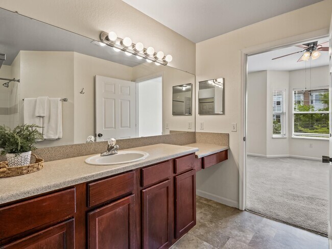 Building Photo - 2801 Chancellorsville Dr