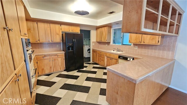 Building Photo - 35343 Mountain View St