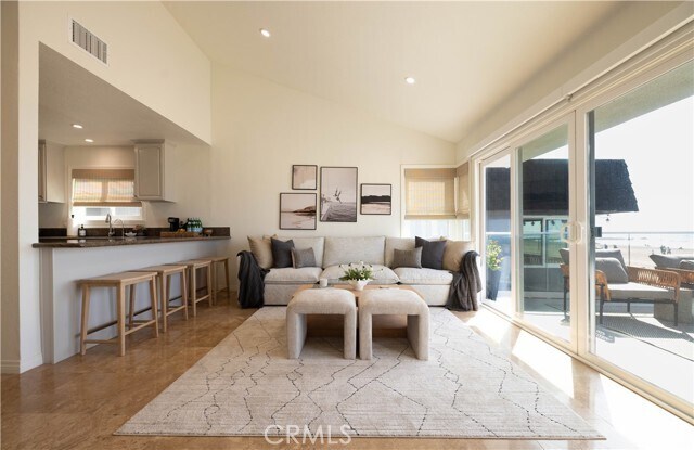 Building Photo - 3012 W Oceanfront