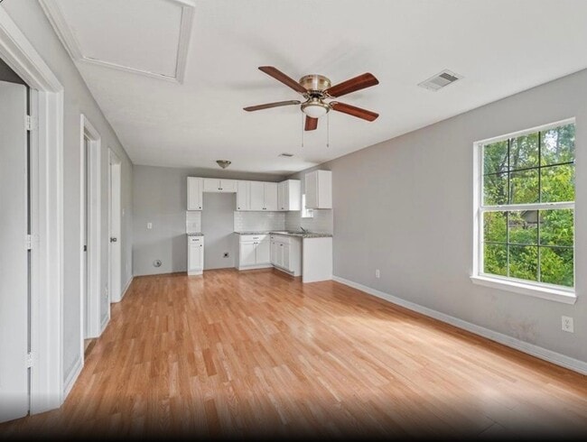 Building Photo - 205 Hafer Ave