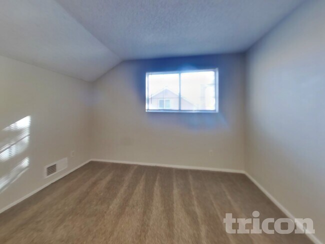 Building Photo - 2878 Goldy Way