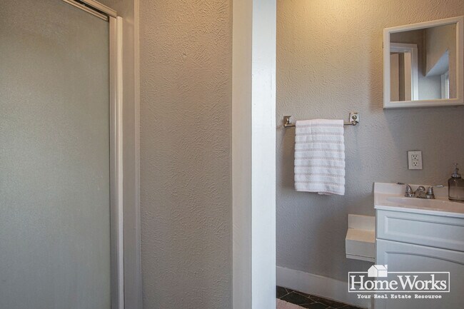 Building Photo - 601 W Lasalle Ave