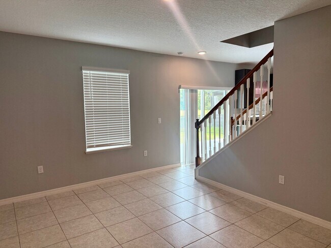 Building Photo - 2213 Canyon Breeze Ave