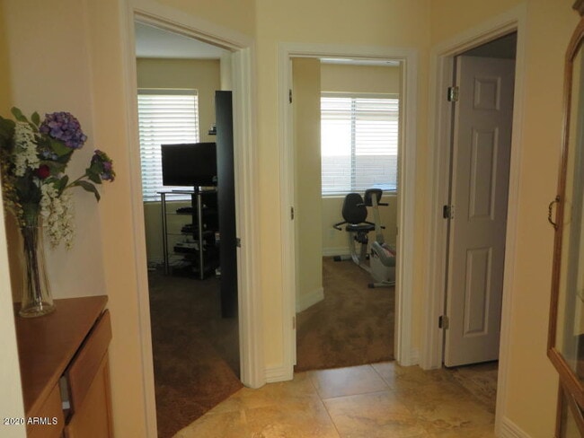 Building Photo - 4413 W Heyerdahl Dr