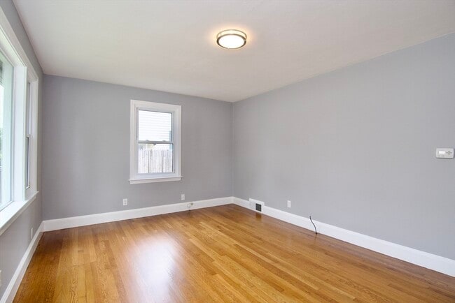Building Photo - 63 Grandview St