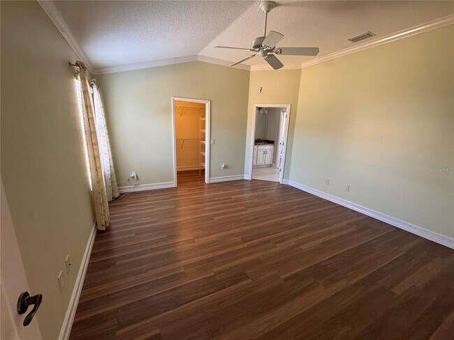 Building Photo - 1109 Alcove Loop