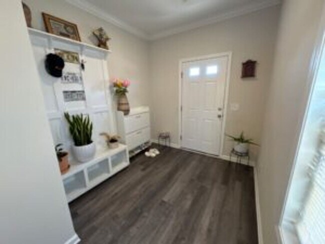 Building Photo - Beaufort Farms