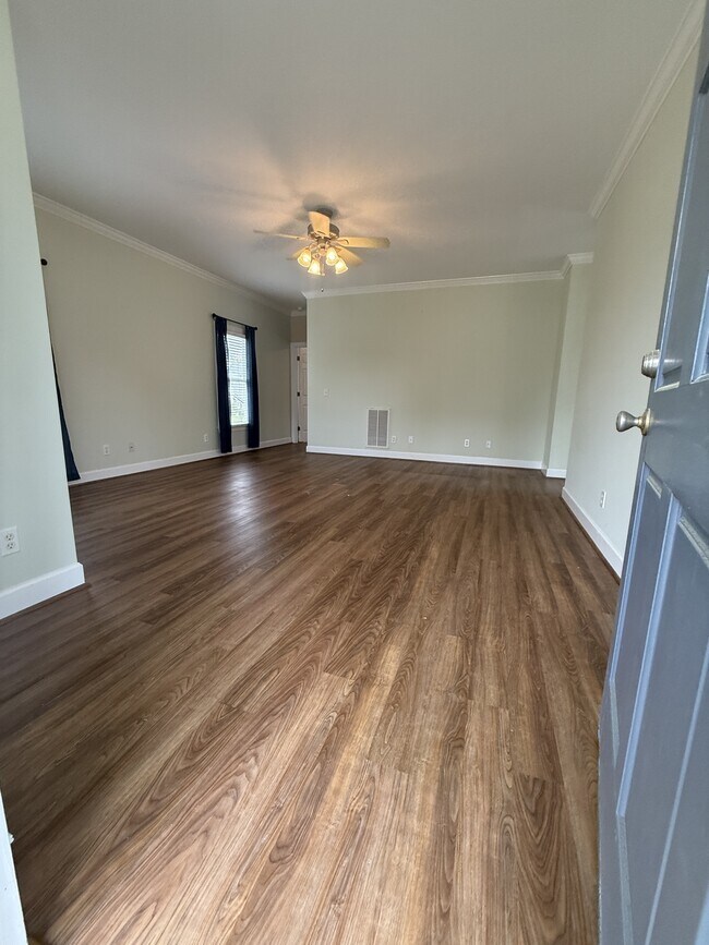 Building Photo - 101 Patrick Dr