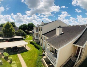 Building Photo - 2750 Holly Hall St