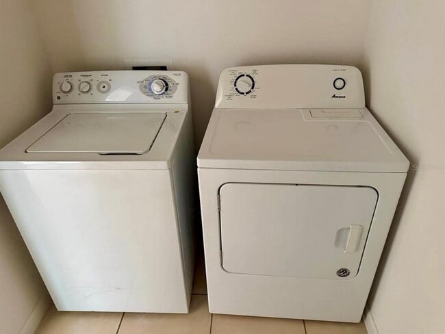 Building Photo - 3219 Stratton Cir