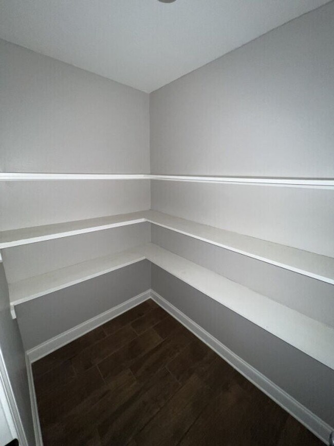 Building Photo - Spacious 4-bedroom 2.5-bathroom Home with Modern Upgrades