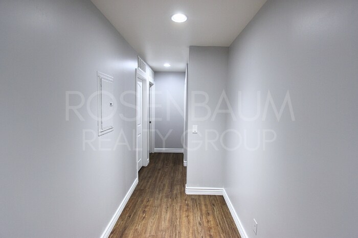 Building Photo - 854 S San Marcos Dr