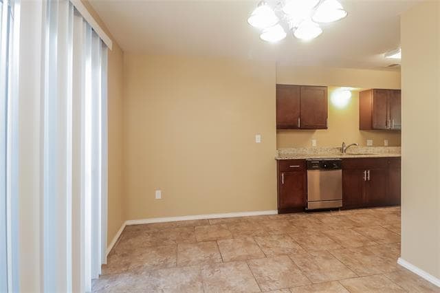 Building Photo - 338 Jordan Dr