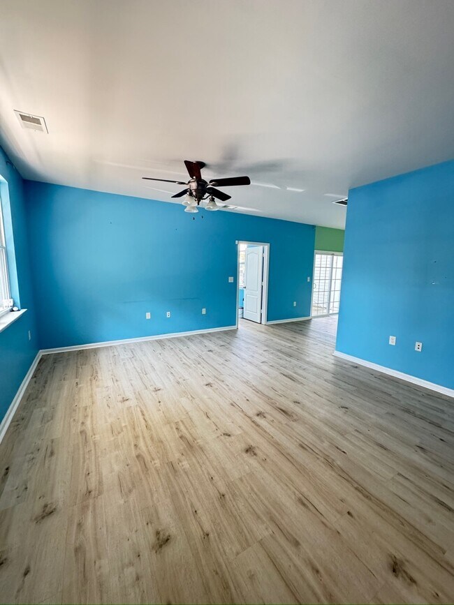 Building Photo - 1307 Emsworth Dr