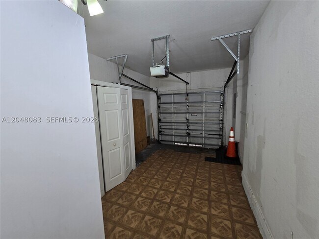 Building Photo - 14758 SW 9th Ln
