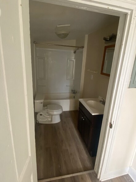 Building Photo - 761 King St