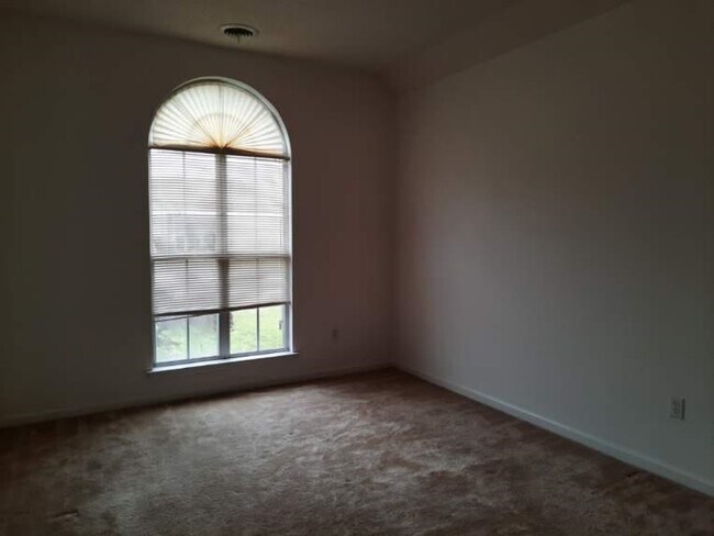 Building Photo - 4456 Alixs Dr