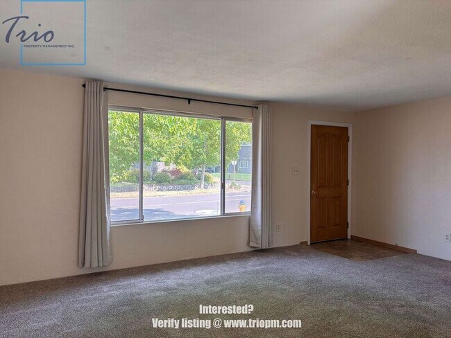 Building Photo - 1010 Satre St