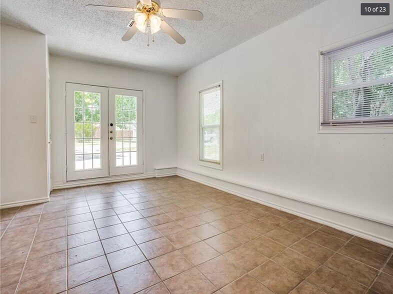 Building Photo - 4009 Acacia St