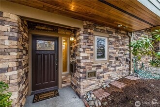 Building Photo - 2bd/2.5ba Seattle Townhome