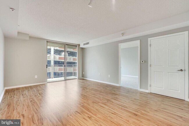 Building Photo - 2726 Gallows Rd