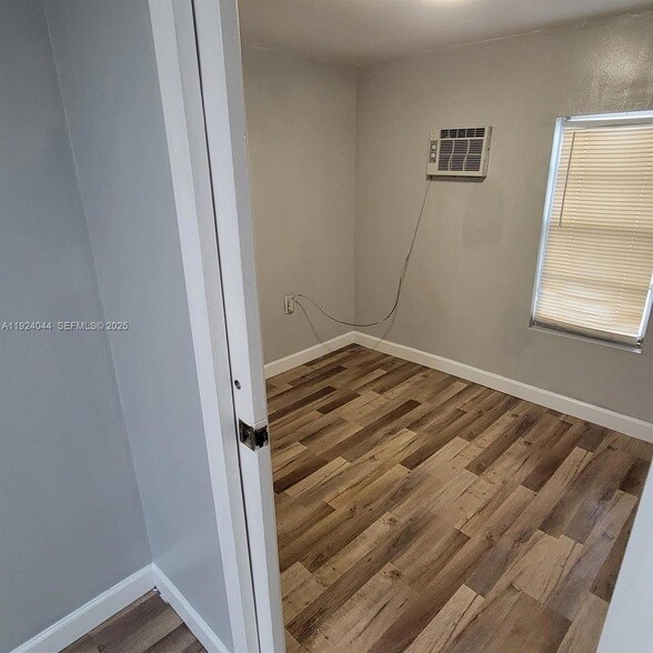 Building Photo - 3003 NW 45th St