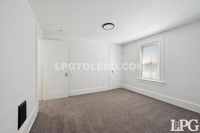 Building Photo - 3617 Homewood Ave