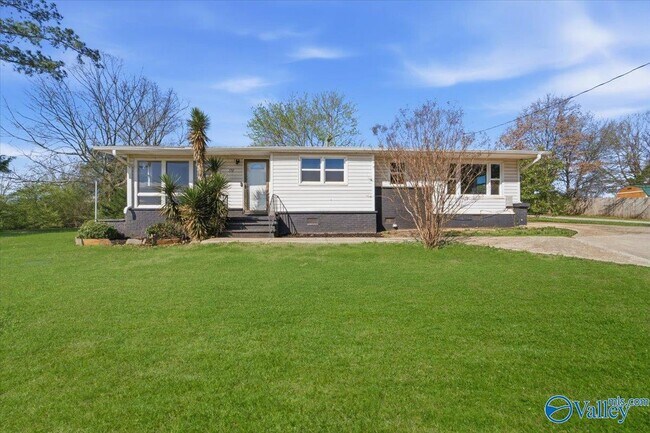 Building Photo - 372 Clutts Rd