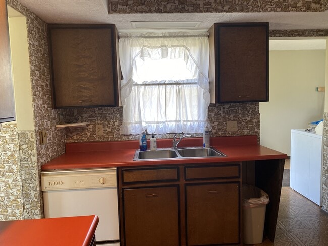 Building Photo - 12460 Collins-Arbogast Rd