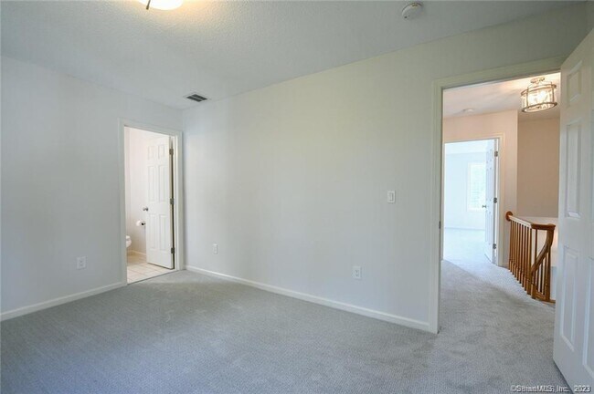 Building Photo - 14 Harold Rd