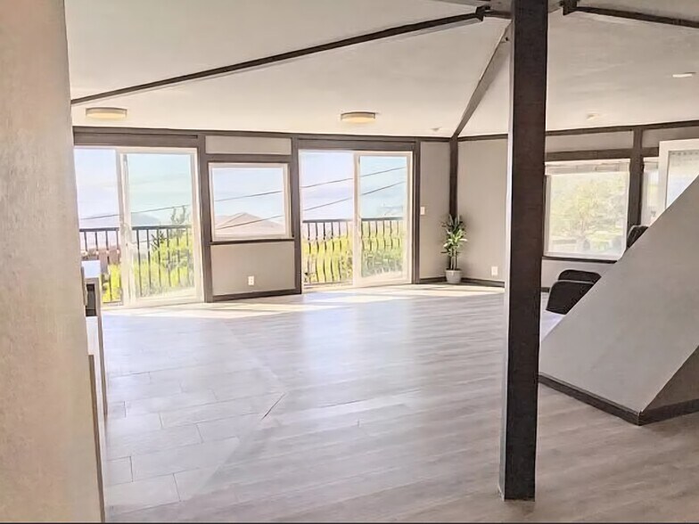 Building Photo - 145 Lawson Rd