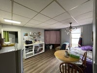 Building Photo - Upper Studio Close to Downtown