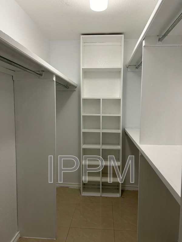 Building Photo - 5610 La Cana Dr