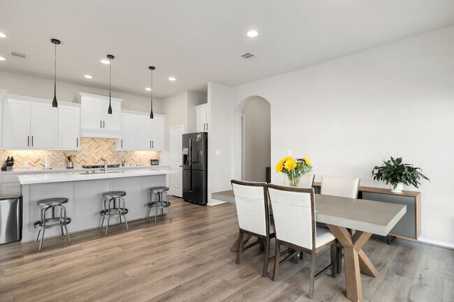 Building Photo - 23039 Birchwood Valley Ln