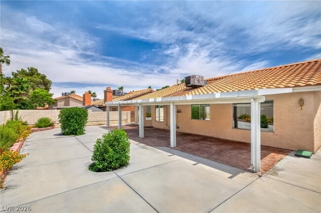 Building Photo - 933 Derringer Ln